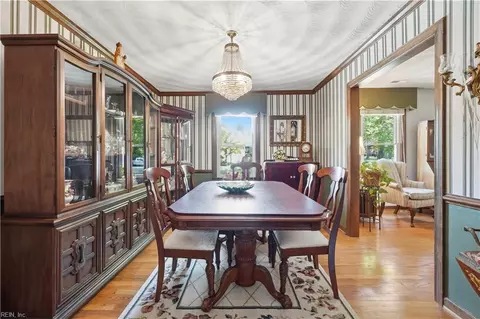 Dining - 305 Plummer Dr, Chesapeake, VA 23323 photo 1 of 5