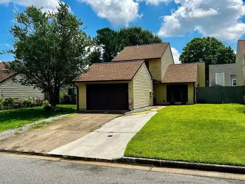 828 Crashaw St, Virginia Beach, VA 23462