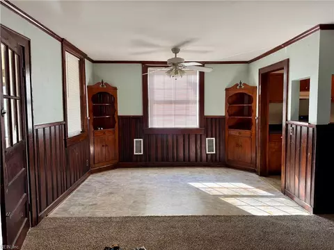 Living - 19 Bonita Dr, Hampton, VA 23664 photo 1 of 2