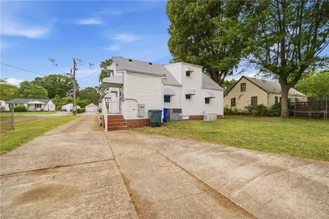 Exterior - 2422 Bruce St, Norfolk, VA 23513 photo 4 of 8