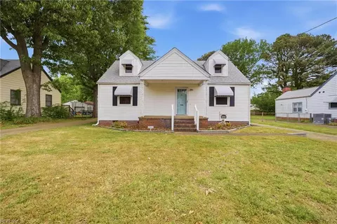 Exterior - 2422 Bruce St, Norfolk, VA 23513 photo 7 of 8