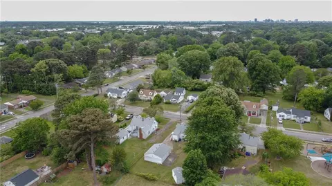 View/Area - 2422 Bruce St, Norfolk, VA 23513 photo 9 of 10