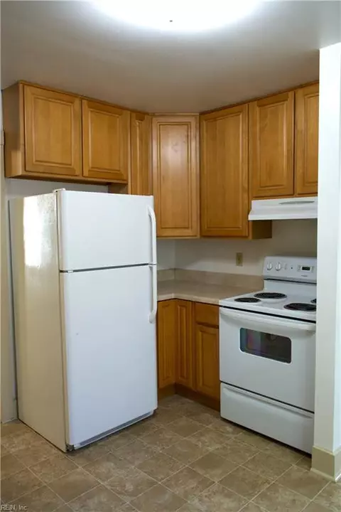 Kitchen - 726 Hosier Rd, Suffolk, VA 23434 photo 2 of 2