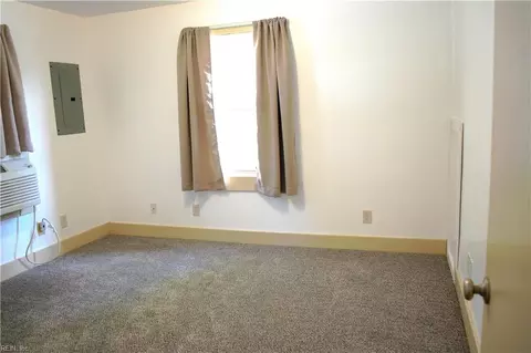 Bedroom - 726 Hosier Rd, Suffolk, VA 23434 photo 3 of 4