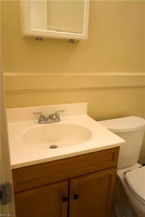 Bath - 726 Hosier Rd, Suffolk, VA 23434 photo 3 of 3
