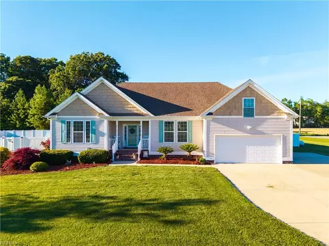 121 New Colony Dr, Moyock, NC 27958