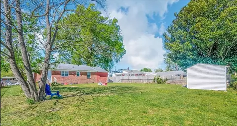Exterior - 24 Saint Albans Dr, Hampton, VA 23669 photo 3 of 4
