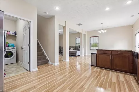 Entry Way - 208 Dooley St, Hampton, VA 23669 photo 3 of 7