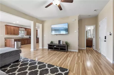 Entry Way - 208 Dooley St, Hampton, VA 23669 photo 1 of 7