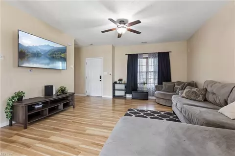 Living - 208 Dooley St, Hampton, VA 23669 photo 1 of 1