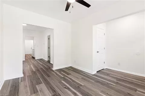 Entry Way - 30 Maplewood St, Hampton, VA 23669 photo 1 of 3