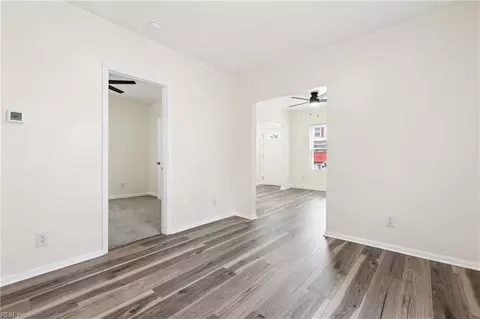 Entry Way - 30 Maplewood St, Hampton, VA 23669 photo 2 of 3