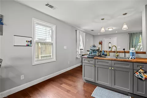 Entry Way - 57 Phelps Cir, Hampton, VA 23663 photo 1 of 2