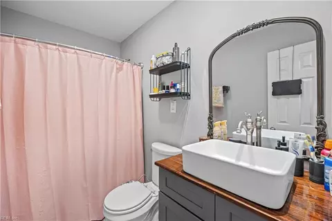 Bath - 57 Phelps Cir, Hampton, VA 23663 photo 1 of 1