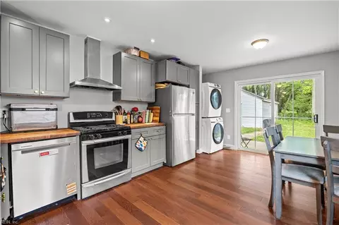 Kitchen - 57 Phelps Cir, Hampton, VA 23663 photo 1 of 2