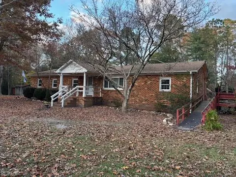 7501 Rhodes Dr, Windsor, VA 23487