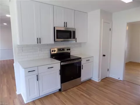 Kitchen - 6 Peterson Ave, Smithfield, VA 23430 photo 1 of 4