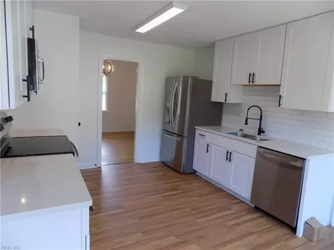Kitchen - 6 Peterson Ave, Smithfield, VA 23430 photo 2 of 4