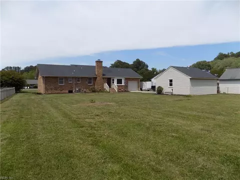 Exterior - 6 Peterson Ave, Smithfield, VA 23430 photo 6 of 8