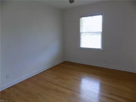 Bedroom - 6 Peterson Ave, Smithfield, VA 23430 photo 3 of 6