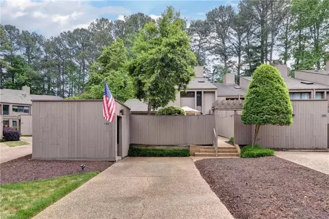 106 Harrops Gln, Williamsburg, VA 23185