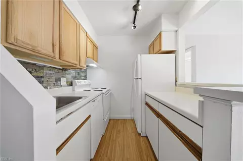 Kitchen - 58 Wells Ct #2, Hampton, VA 23666 photo 1 of 2