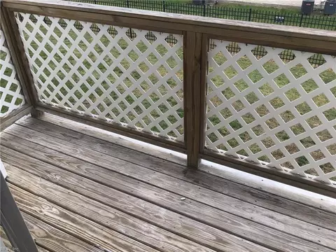 Exterior - 76 Emeraude Plage Pl #B, Hampton, VA 23666 photo 2 of 2