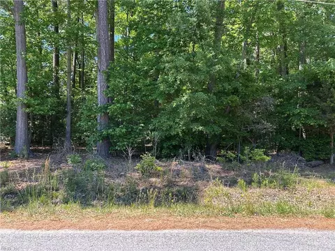 5718 Hillside Dr, Gloucester, VA 23061 photo 2