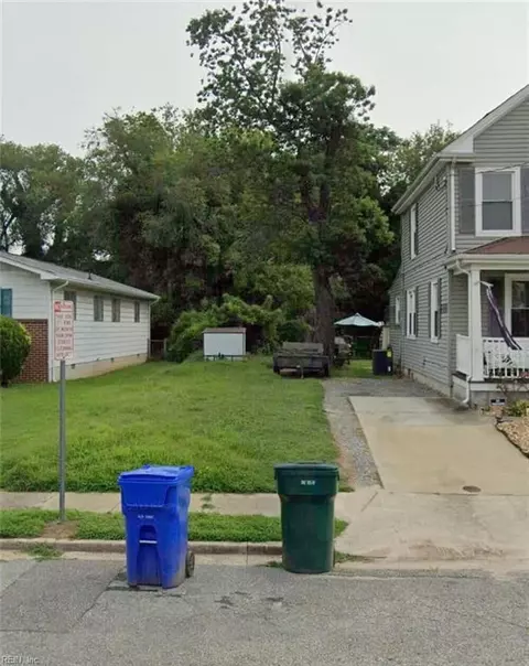 326 Sycamore Ave, Newport News, VA 23607
