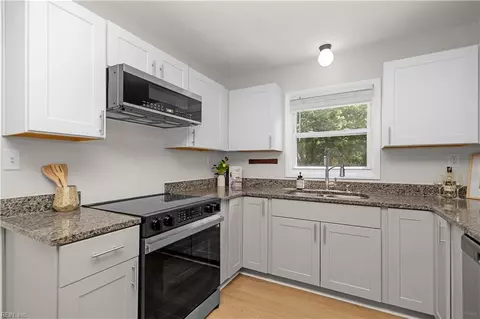 Kitchen - 1302 Willow Ave, Chesapeake, VA 23325 photo 2 of 3