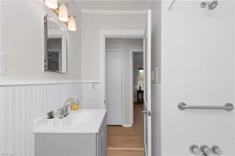 Bath - 1302 Willow Ave, Chesapeake, VA 23325 photo 3 of 3