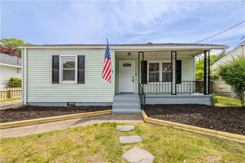 Exterior - 1302 Willow Ave, Chesapeake, VA 23325 photo 3 of 9