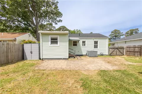 Exterior - 1302 Willow Ave, Chesapeake, VA 23325 photo 7 of 9