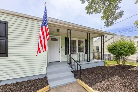 Exterior - 1302 Willow Ave, Chesapeake, VA 23325 photo 5 of 9