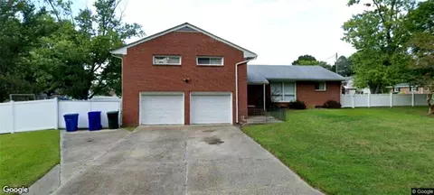 17 Warren Dr, Newport News, VA 23608