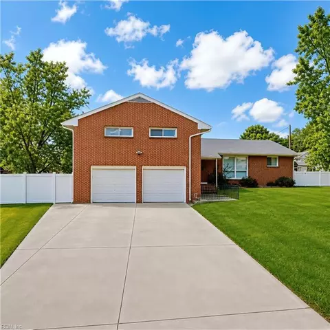 17 Warren Dr, Newport News, VA 23608