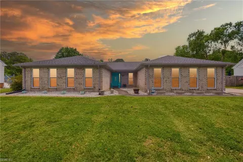 2121 Shade Tree St, Virginia Beach, VA 23456