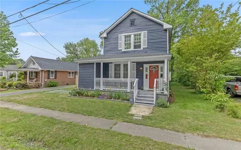 629 Pocahontas Pl, Hampton, VA 23661