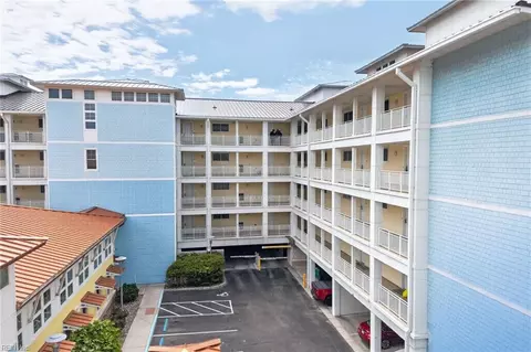 3738 Sandpiper Rd #335B, Virginia Beach, VA 23456