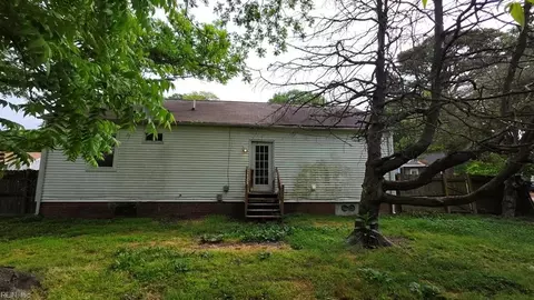 Exterior - 65 Cavalier Rd, Hampton, VA 23669 photo 4 of 4