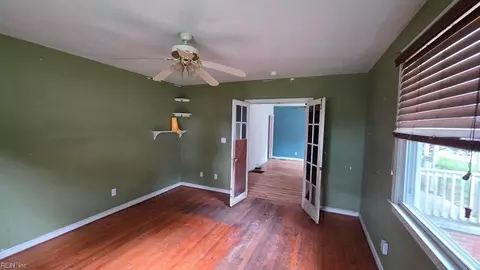 Living - 65 Cavalier Rd, Hampton, VA 23669 photo 2 of 2