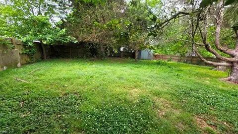 Exterior - 65 Cavalier Rd, Hampton, VA 23669 photo 3 of 4