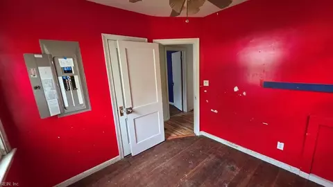 Bedroom - 65 Cavalier Rd, Hampton, VA 23669 photo 3 of 3