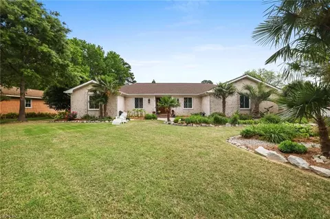 2608 E Lake Dr, Virginia Beach, VA 23454