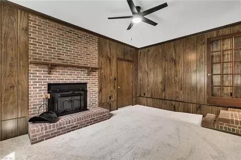 Living - 59 Buffalo Dr, Hampton, VA 23664 photo 4 of 6