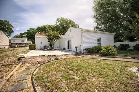 Exterior - 59 Buffalo Dr, Hampton, VA 23664 photo 6 of 9