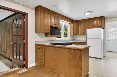 Kitchen - 59 Buffalo Dr, Hampton, VA 23664 photo 1 of 3