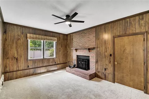 Living - 59 Buffalo Dr, Hampton, VA 23664 photo 3 of 6