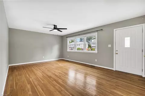 Living - 59 Buffalo Dr, Hampton, VA 23664 photo 5 of 6