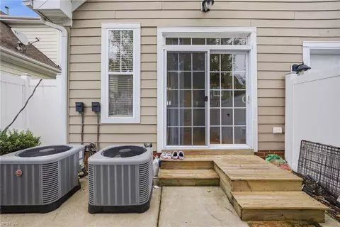 Exterior - 1717 Briarfield Rd, Hampton, VA 23669 photo 4 of 9